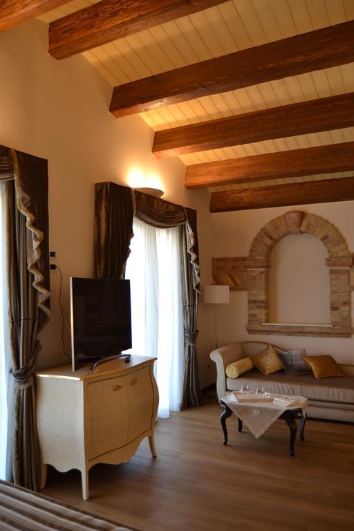 Agriturismo De Luca Mozzagrogna Exterior photo