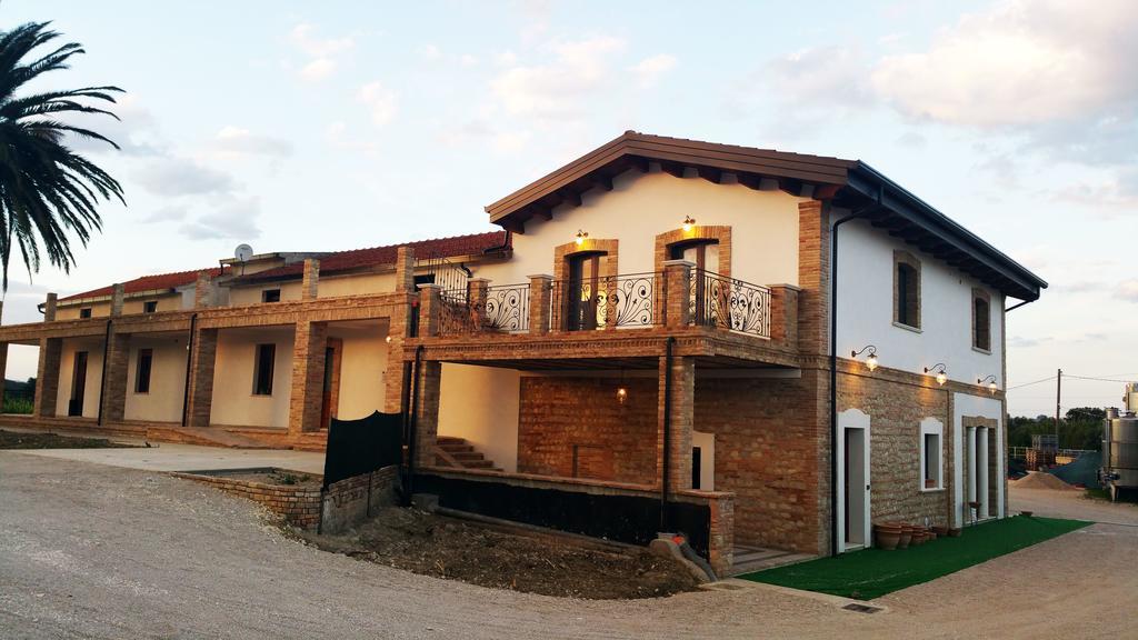 Agriturismo De Luca Mozzagrogna Exterior photo