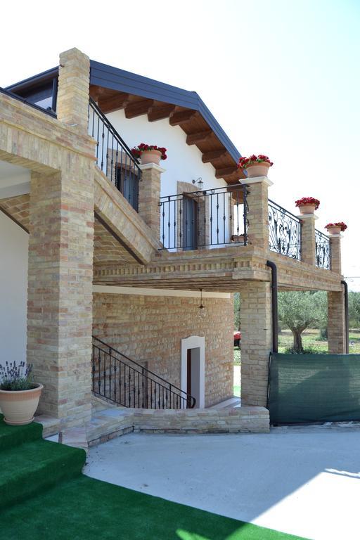 Agriturismo De Luca Mozzagrogna Exterior photo